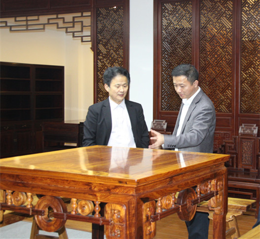 市委書(shū)記盛勇軍蒞臨匯才紅木考察指導(dǎo)