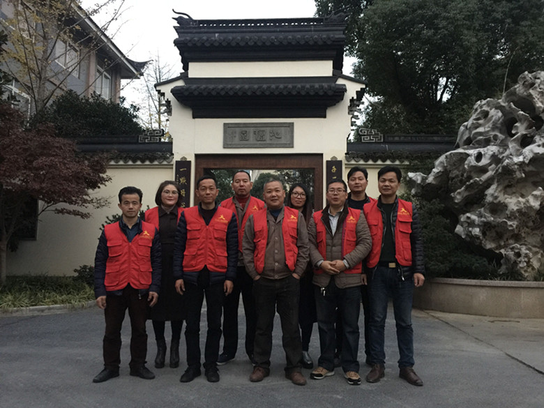 為創(chuàng)建美好廠區(qū)環(huán)境  黨員再發(fā)力