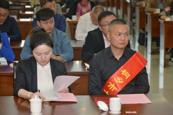 潘順明獲桐鄉(xiāng)市“十佳工匠”榮譽(yù)稱號